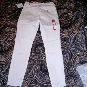 NWT Guess Nova Curvy Ultra High Waist White Jeans, size 30